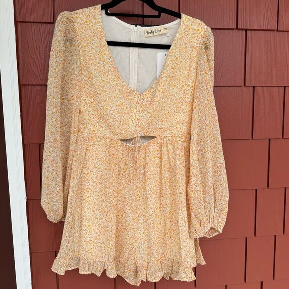 NWT Ruby Sky Floral Romper - Picture 1 of 5